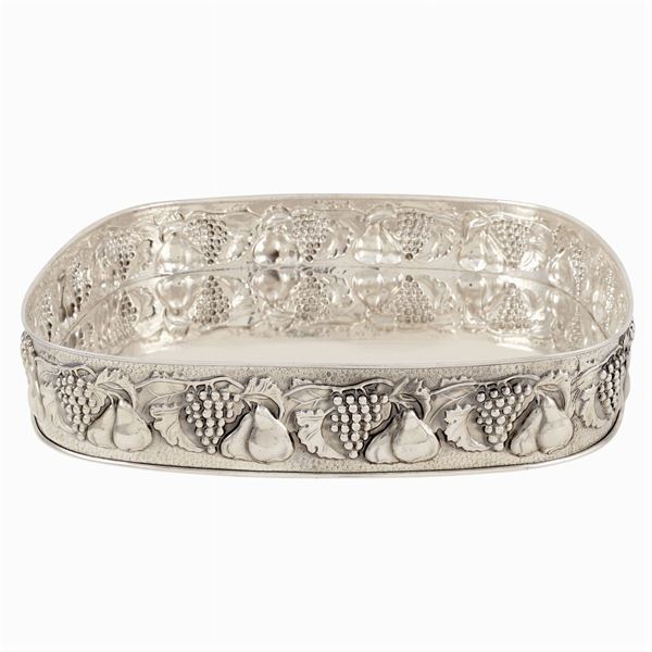 Vassoio in argento  (Italia, XX Sec.)  - Asta GIOIELLI E OROLOGI  - Colasanti Casa d'Aste