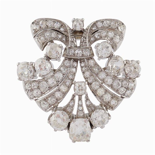 G. Petochi, a platinum clips brooch with diamonds  (1930/1940s)  - Auction  FINE JEWELS - Colasanti Casa d'Aste