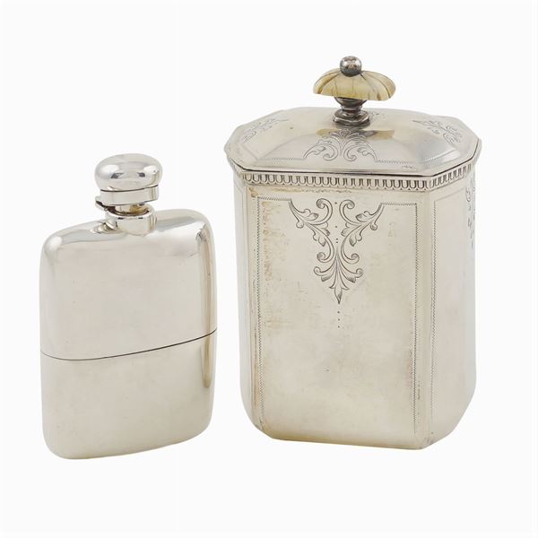 Scatola e fiaschetta da liquore in argento  (Italia, XX Sec.)  - Asta GIOIELLI E OROLOGI  - Colasanti Casa d'Aste