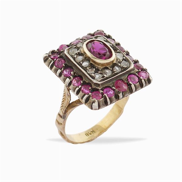 Anello rettangolare in oro rosa e argento