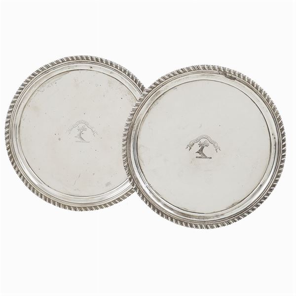 Coppia di salver in argento