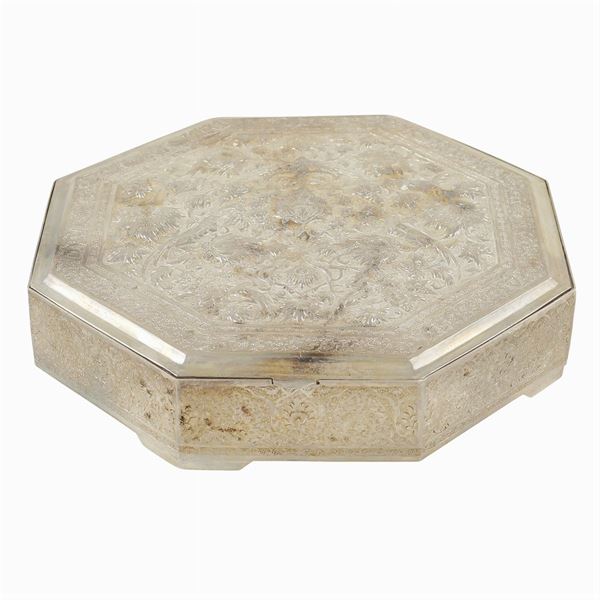 Scatola in argento  (arte orientale, XX Sec.)  - Asta GIOIELLI E OROLOGI  - Colasanti Casa d'Aste
