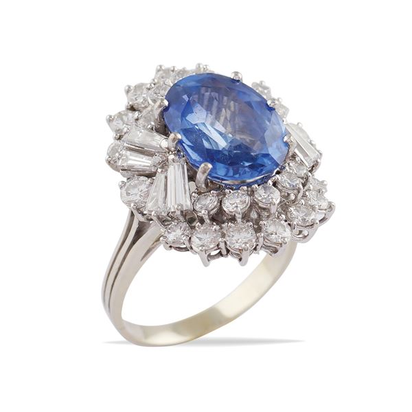 A white gold ring with a natural Ceylon sapphire