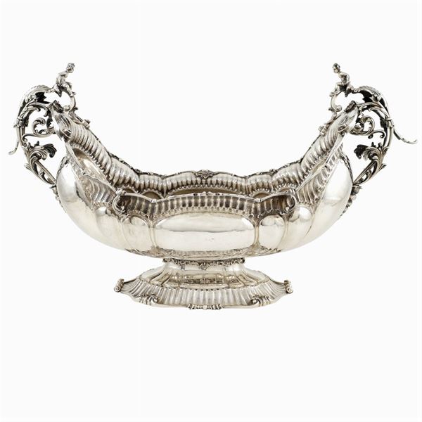 Grande centrotavola in argento  (Roma, metà XX Sec., firmato Ventrella)  - Asta GIOIELLI E OROLOGI  - Colasanti Casa d'Aste