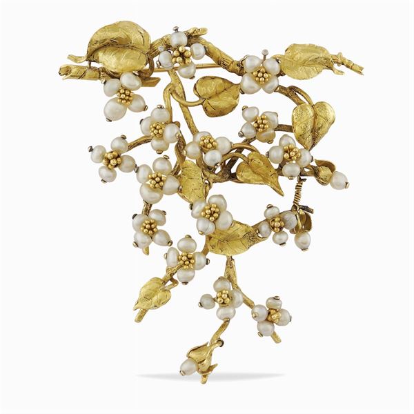 Orisa, spilla pendente a motivo di grappolo di uva  (Torino 1898-1975)  - Asta GIOIELLI E OROLOGI  - Colasanti Casa d'Aste