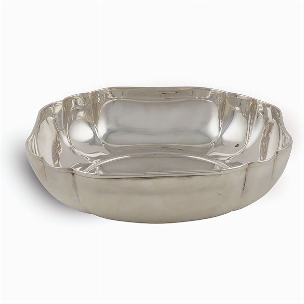 A circular silver centerpiece  (Italy, 20th century)  - Auction Fine jewels and watches, silver and coptic textile fragments - Colasanti Casa d'Aste