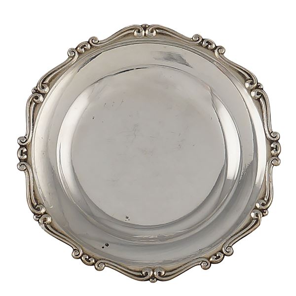 A silver coaster set (8)