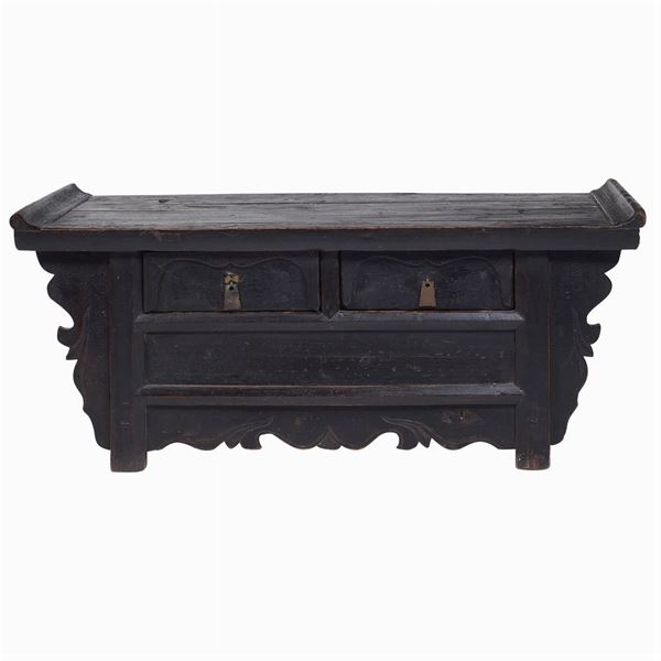 A wood bench