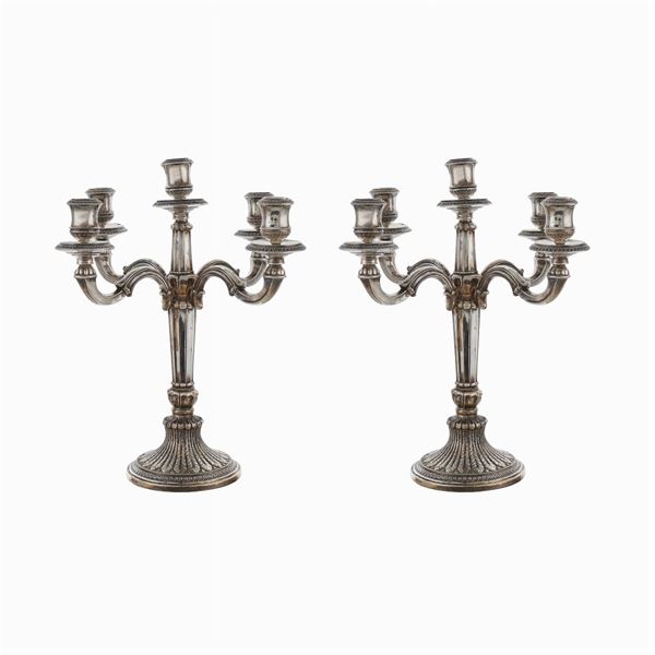 Coppia di candelabri a cinque luci in argento  (Italia, metà XX Sec.)  - Asta GIOIELLI |OROLOGI ARGENTI - Colasanti Casa d'Aste
