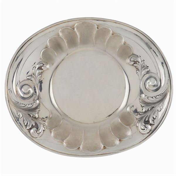 Piatto ovale  in argento