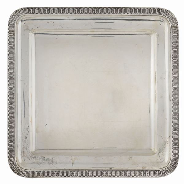 Vassoio quadrato in argento  (Italia, XX Sec.)  - Asta GIOIELLI |OROLOGI ARGENTI - Colasanti Casa d'Aste