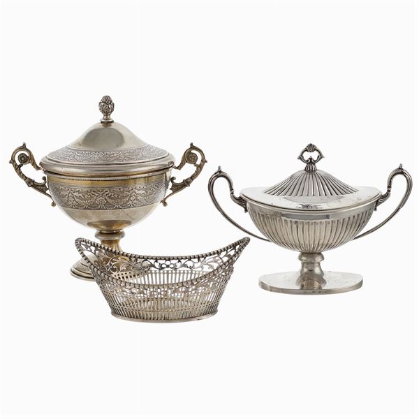 Gruppo di 3 oggetti in argento  (Italia, XX Sec.)  - Asta GIOIELLI |OROLOGI ARGENTI - Colasanti Casa d'Aste