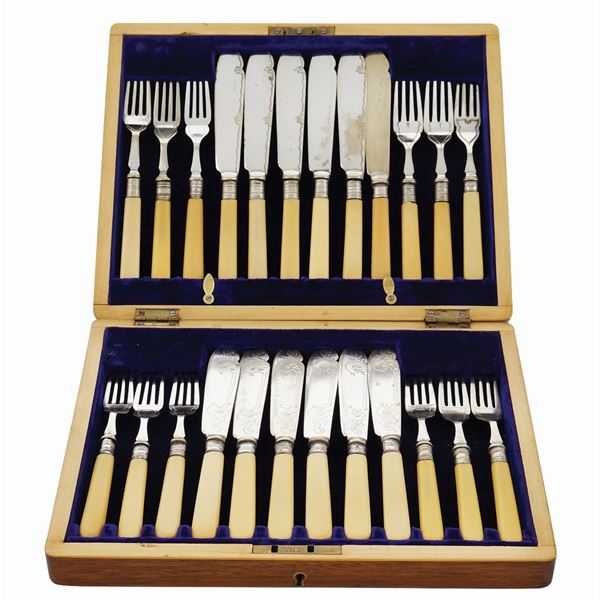 A silver plated metal fish flatware service (24)
