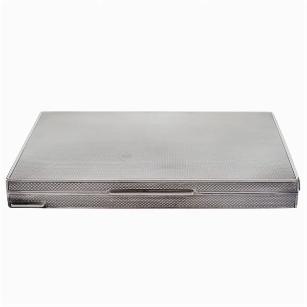 A silver trousse