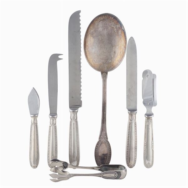 Seven silver serving cutlery service  (Italy, 20th century)  - Auction Fine jewels and watches, silver and coptic textile fragments - Colasanti Casa d'Aste
