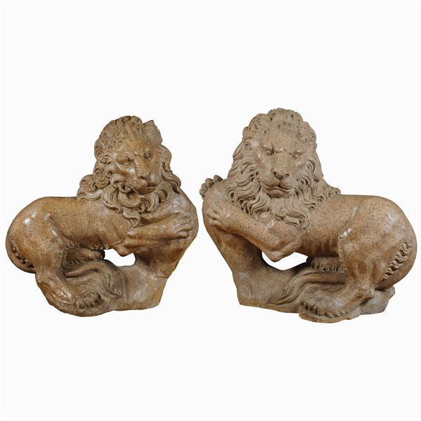 A pair of big ramping lions