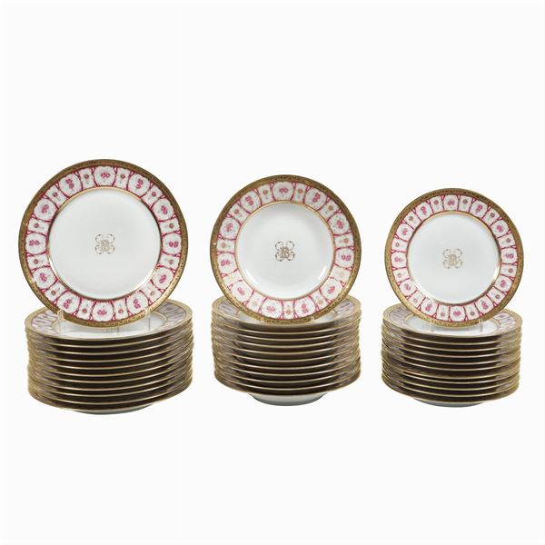 A porcelain plate service (36)
