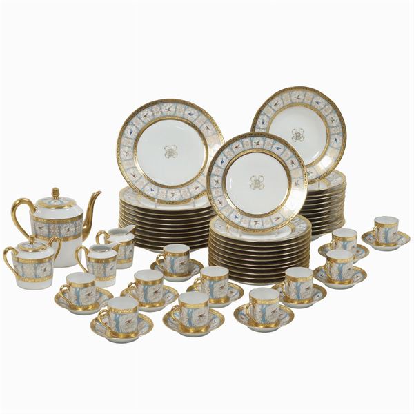 A porcelain service (61)