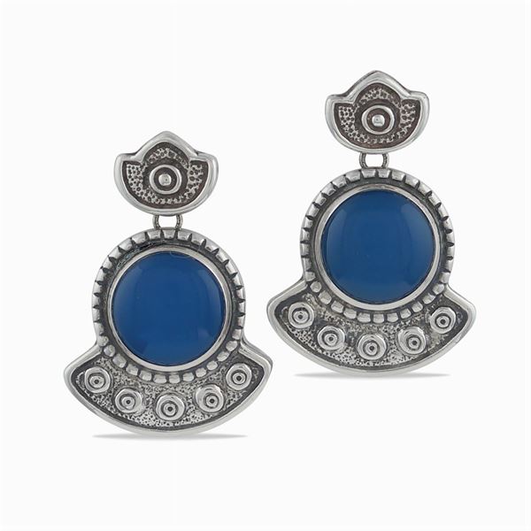 Orecchini pendenti in argento e agata blu