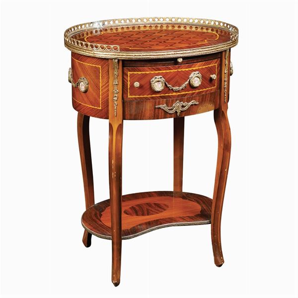 An oval bedside table Napoleone III style  (France, 20th century)  - Auction Fine Art from Villa Astor and other private collections - Colasanti Casa d'Aste