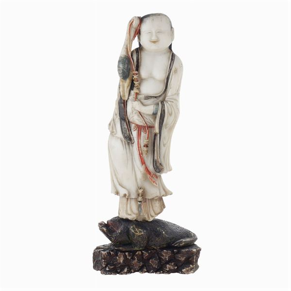 Wise shaped figure in saponary stone