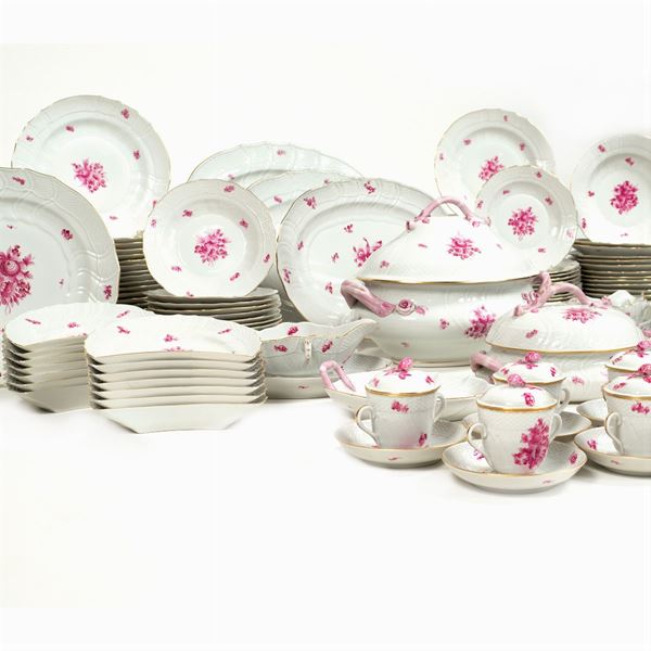 A Herend porcelain plate service (131)