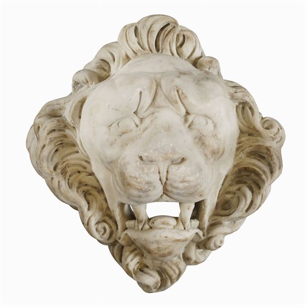 A white marble lion head