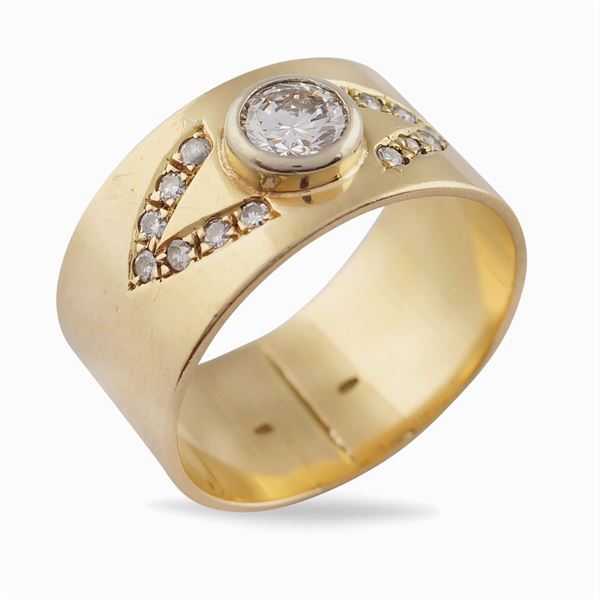 18kt gold band ring