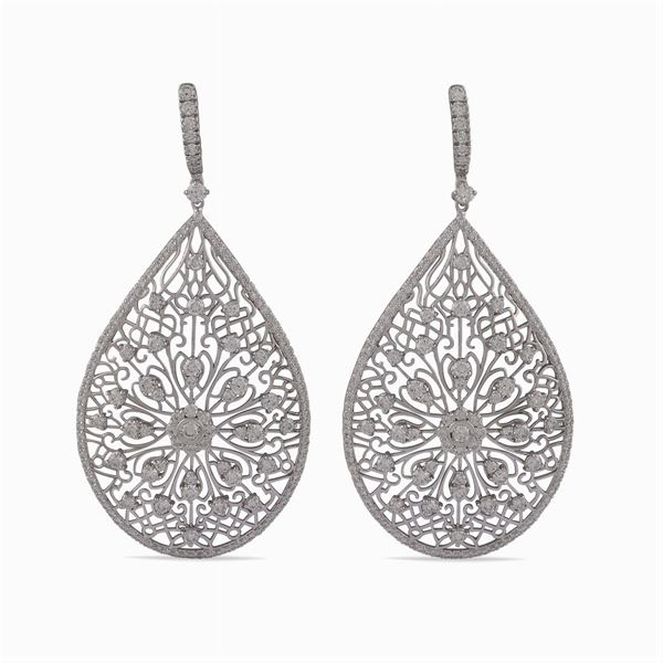 Orecchini pendenti in oro bianco 18kt