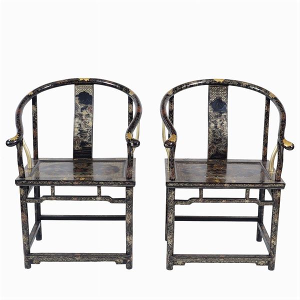 A pair of armchairs in black and gilt lacquered wood  (China, XX century)  - Auction Fine Art from Villa Astor and other private collections - Colasanti Casa d'Aste