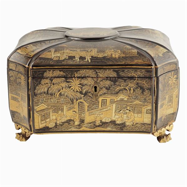 A black and gloden laquer tea box holder