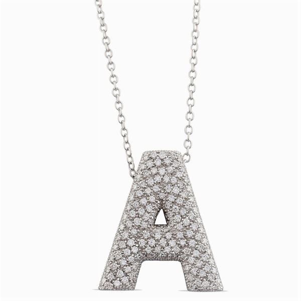 Pendente "A" in oro bianco 18kt e diamanti