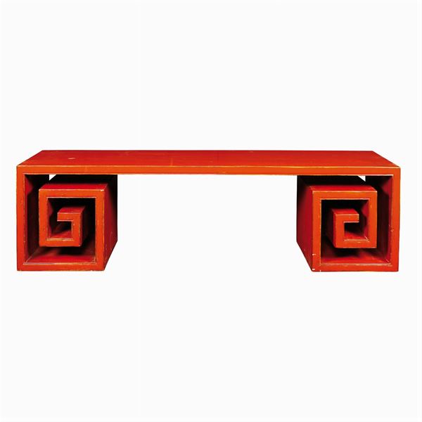 Tavolo-panca in legno laccato rosso  (Cina, XX Sec.)  - Asta FINE ART DA UNA PRESTIGIOSA DIMORA UMBRA  - Colasanti Casa d'Aste