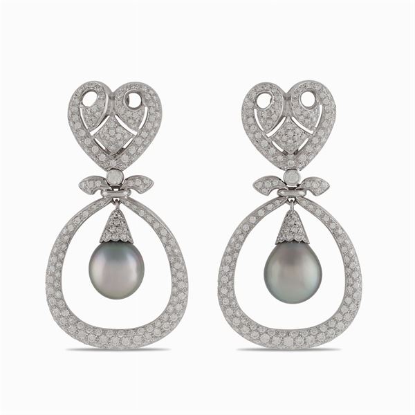 18kt white gold and diamond earrings