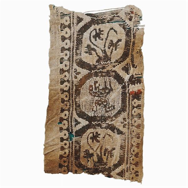 Frammento di tessuto Copto  (Egitto, prima epoca islamica 641 d.C. al IX Sec.)  - Asta GIOIELLI |OROLOGI ARGENTI - Colasanti Casa d'Aste
