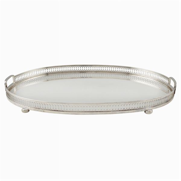 A two handled silver tray  (Italy, mid 20th century)  - Auction Fine jewels and watches, silver and coptic textile fragments - Colasanti Casa d'Aste