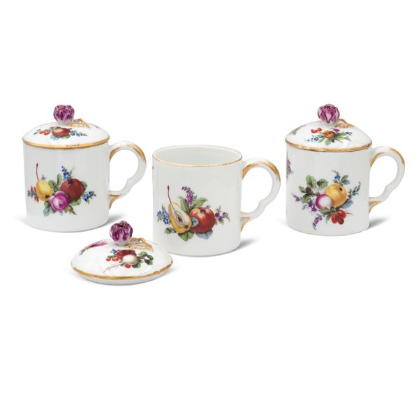 Set of porcelain cups with lid (3)