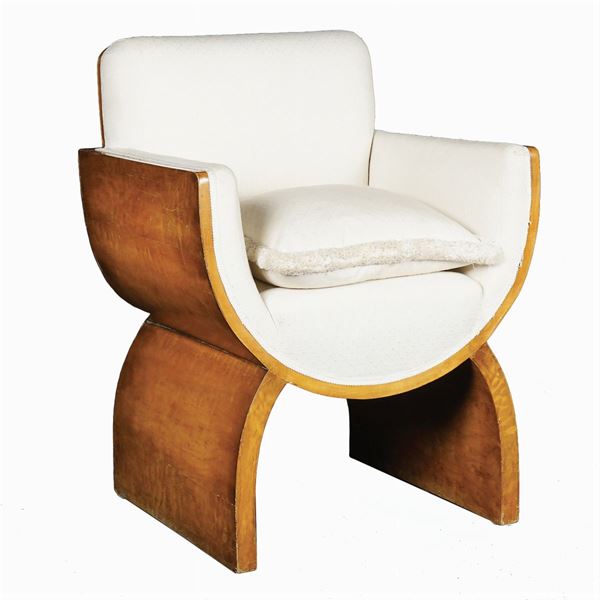 A birch Decò armchair