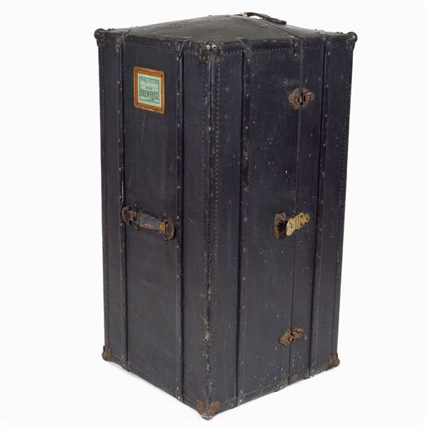 Sold at Auction: Vintage Wardrobe Steamer Trunk