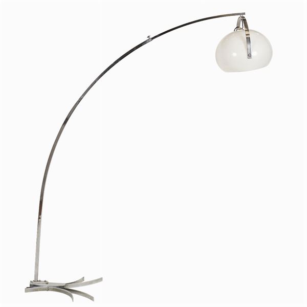 A vintage ground lamp in steel