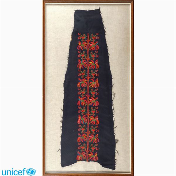 Fabric Fragment  (19th - 20th century)  - Auction Online auction with selected works of art from Unicef donations (lots 1 -193) - Colasanti Casa d'Aste