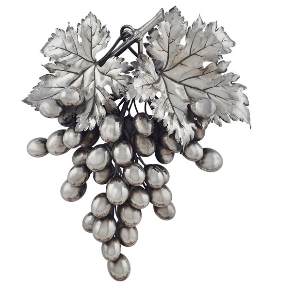 Federico Buccellati, grappolo d'uva in argento