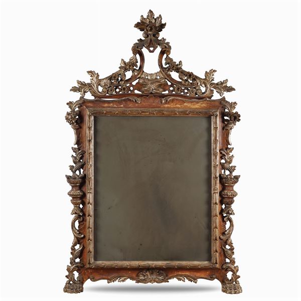 Specchiera in legno intagliato