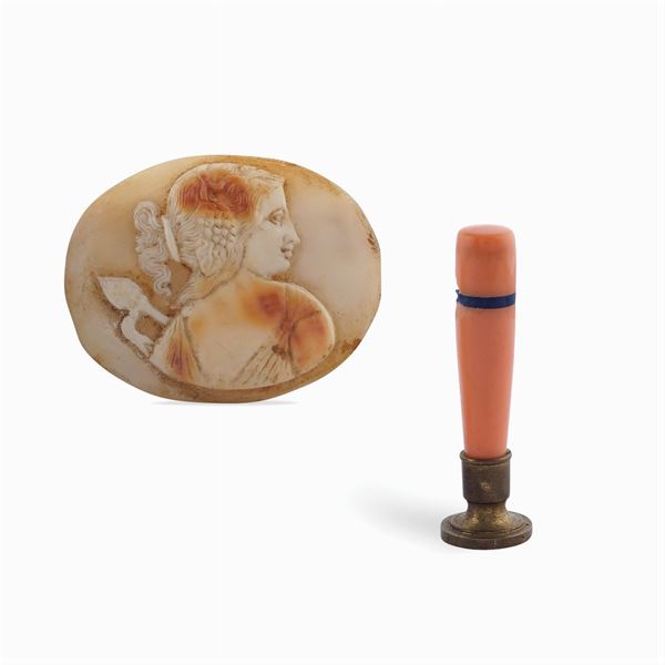 Cammeo e sigillo in corallo