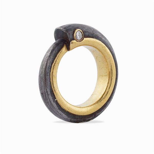 18kt gold and ematite ring