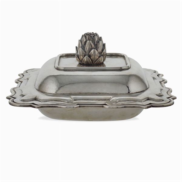 Silver vegetable dish