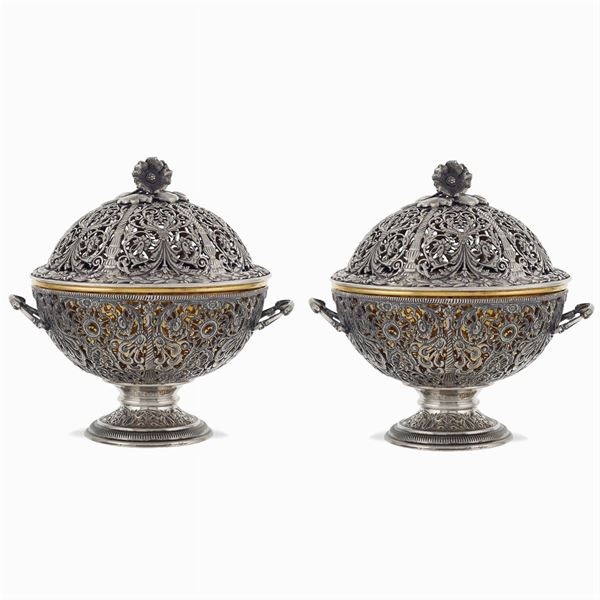 Pair of silver and vermeil silver vegetable dishes  (Italy, 20th century)  - Auction FINE SILVER AND TABLEWARE - Colasanti Casa d'Aste