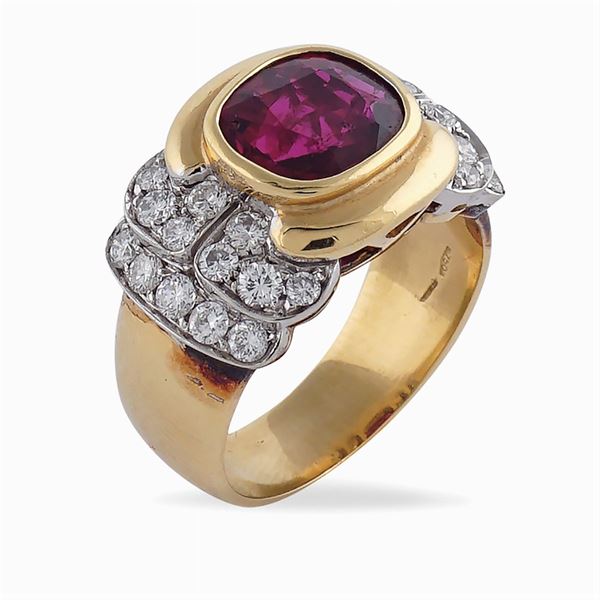 18kt yellow and white gold ring with ruby