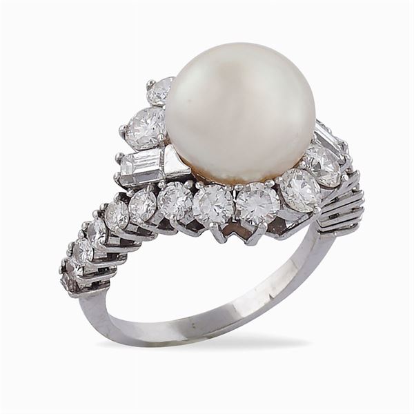 18kt white gold with cultivated pearl