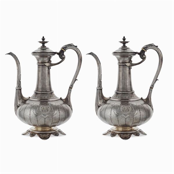 Two silver jugs  (20th century Oriental manifacture)  - Auction FINE SILVER AND TABLEWARE - Colasanti Casa d'Aste